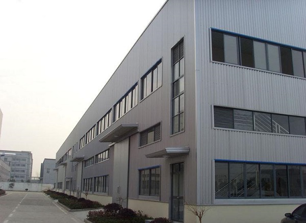 鋼結構廠房施工遇到特殊天氣，這4個問題要注意